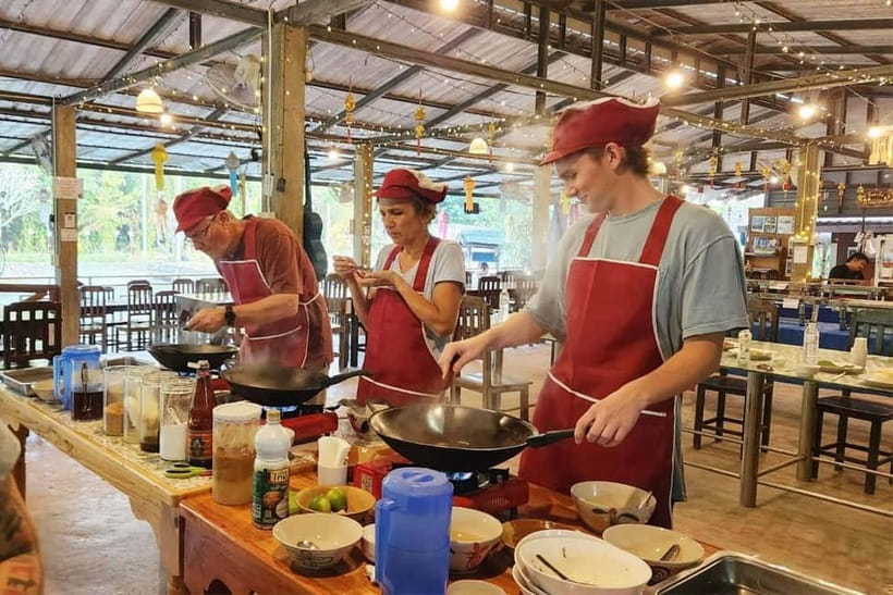 Chiang Rai:Lanna Home Cooking Class at Give Green Farm House - Key points at a glance