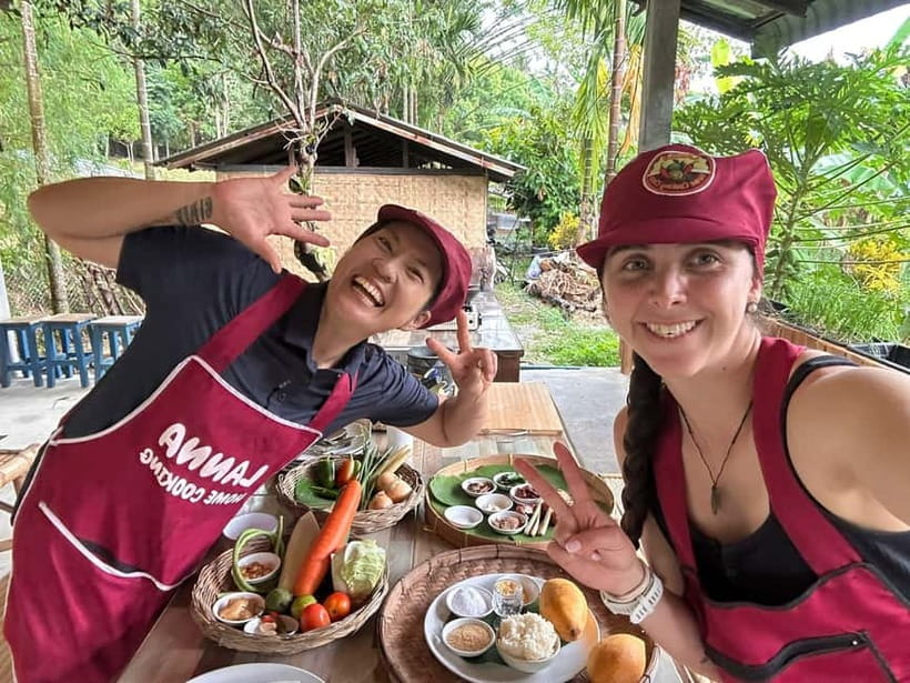 Chiang Rai:Lanna Home Cooking Class at Give Green Farm House - Starting at the market before the cooking begins