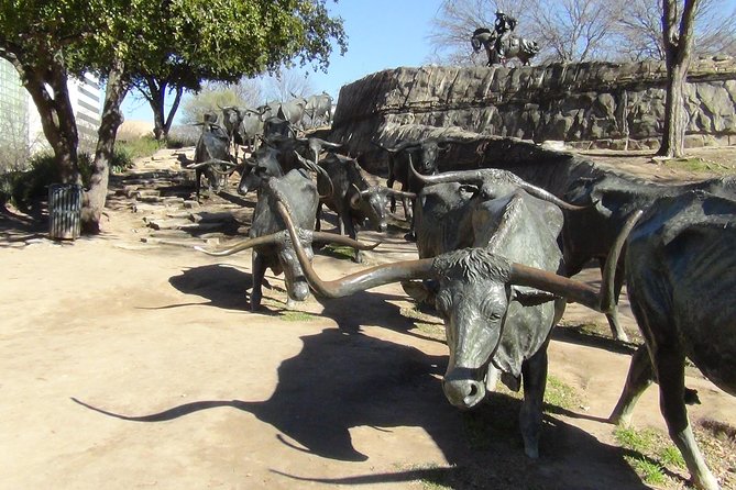 Combination Southfork Ranch and Dallas/JFK Highlights Tour - Deep Ellum, Highland Park, and Dallas neighborhoods
