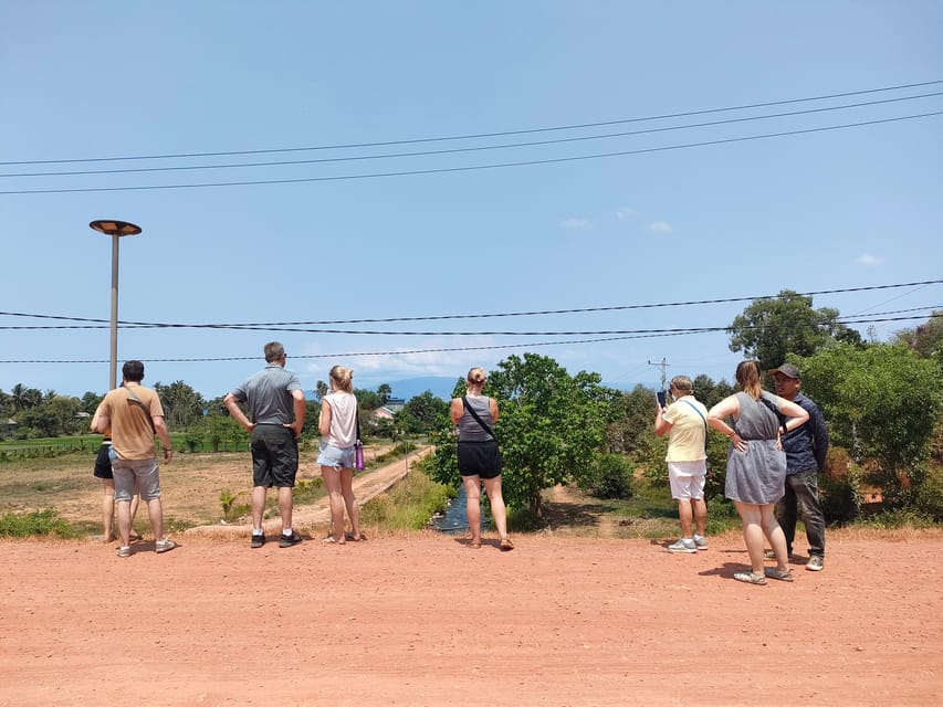 Countryside tours include pepper plantations - A secret lake and two hours for the main visit