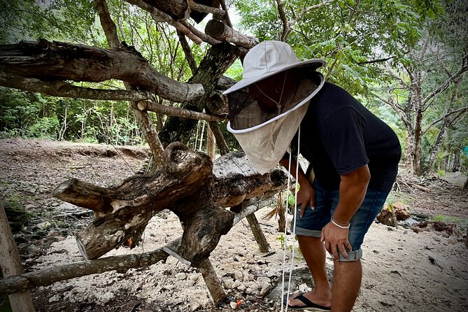 Cozumel: Hands-On Chocolate, Tortilla, Salsa & Honey Experience - Grinding salsa with traditional methods