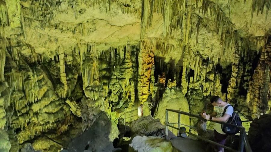 Crete: Knossos, Zeus Cave, Traditional village, Olive Farm - Private transport from Heraklion or Rethymno