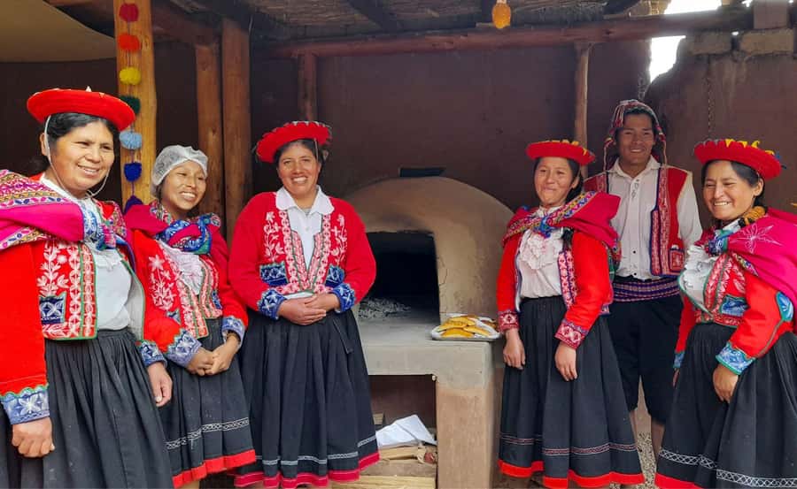 Cusco: Alpaca therapy and healing with clay - Cuyo Chico and the morning welcome
