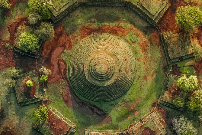Day Tour Guachimontones Archeological Site & Hacienda la Labor - Reading the circular pyramids at Guachimontones