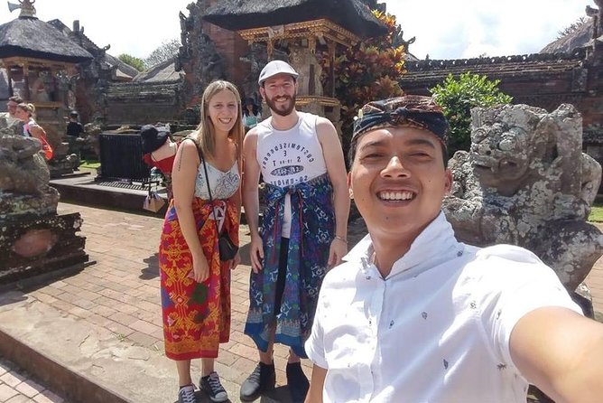 Day Trip: Ubud Monkey Forest, Rice Terrace, Temple and Waterfall - Tegenungan Waterfall: a strong opening stop
