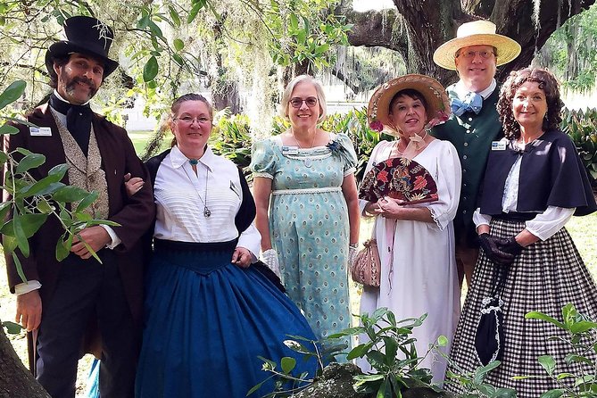 Destrehan Plantation Tour - Walking the peaceful grounds