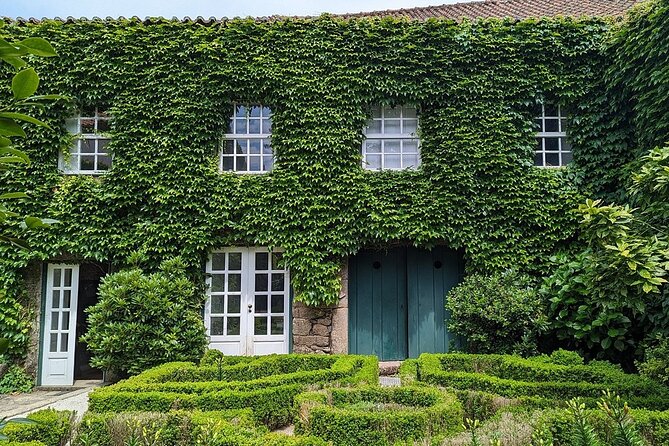 Douro Valley Private Tour: 2 Farms, Lunch & Boat Trip - Time in Peso da Régua