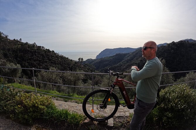 E-Bike Tour in Cinque Terre with Aperitif in Farmhouse - Meeting at Missanega and getting started