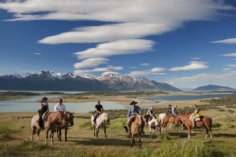El Calafate: Nibepo Aike Ranch with Horseback Riding - Lunch is a real part of the experience
