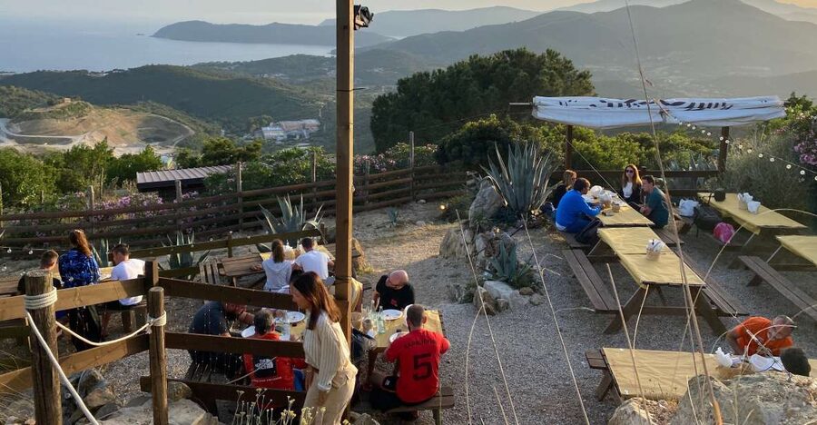 Elba: Tuscan Farmhouse Tasting - Arriving at Terra e Cuore