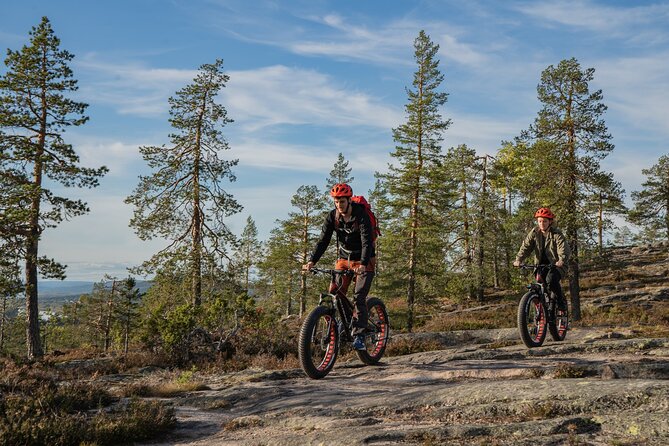 Electric Fatbike Trip to the Reindeer Farm - Meeting the reindeer at the farm