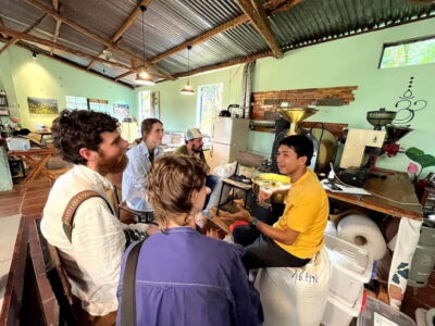 Experience specialty coffee with sustainable coffee farmers