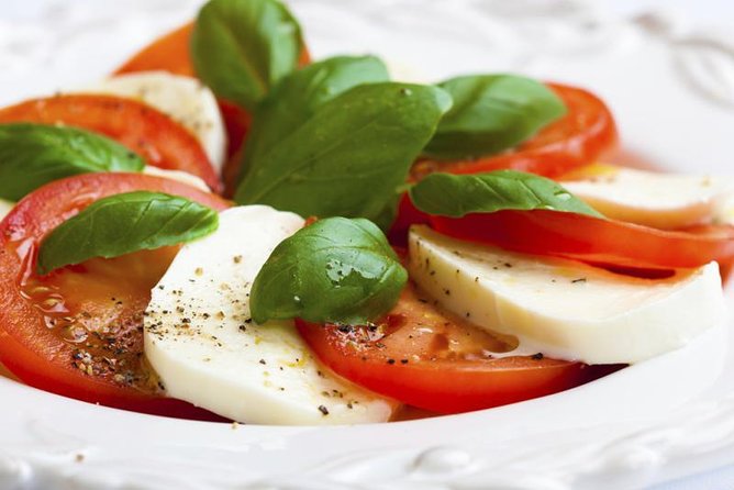 Farm-to-Table Experience: Olive Oil, Garden Tour & Nonna’s Lunch - Olive oil tasting, mozzarella, and local drinks