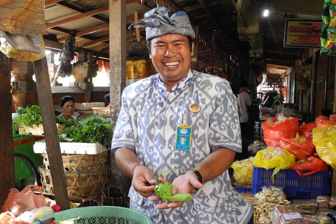 Farmer market, waterfalls, holy spring - All Inclusive - Seribatu village and Balinese plantation knowledge