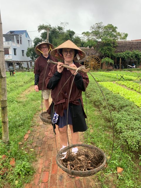 Farming with Farmers at ancient vegetable Village "Tra Que" - Key points to know before you go