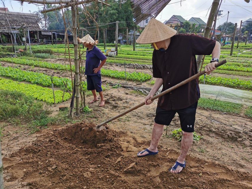 Farming with Farmers at ancient vegetable Village "Tra Que" - What I would prepare before booking