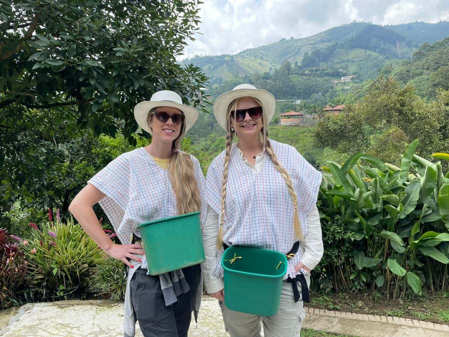 From Bogota: 5 hour guided coffe farm tour - All included - Leaving Bogotá for the coffee country