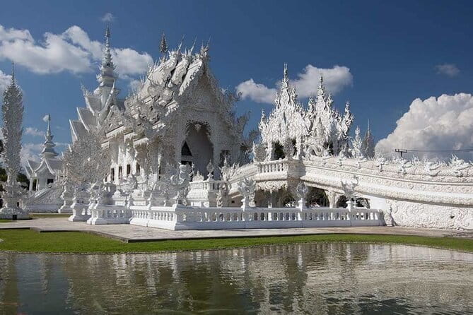 From Chiang Rai: 3 Temples, Golden Triangle Tour, Tea Plantation - The White Temple sets the tone