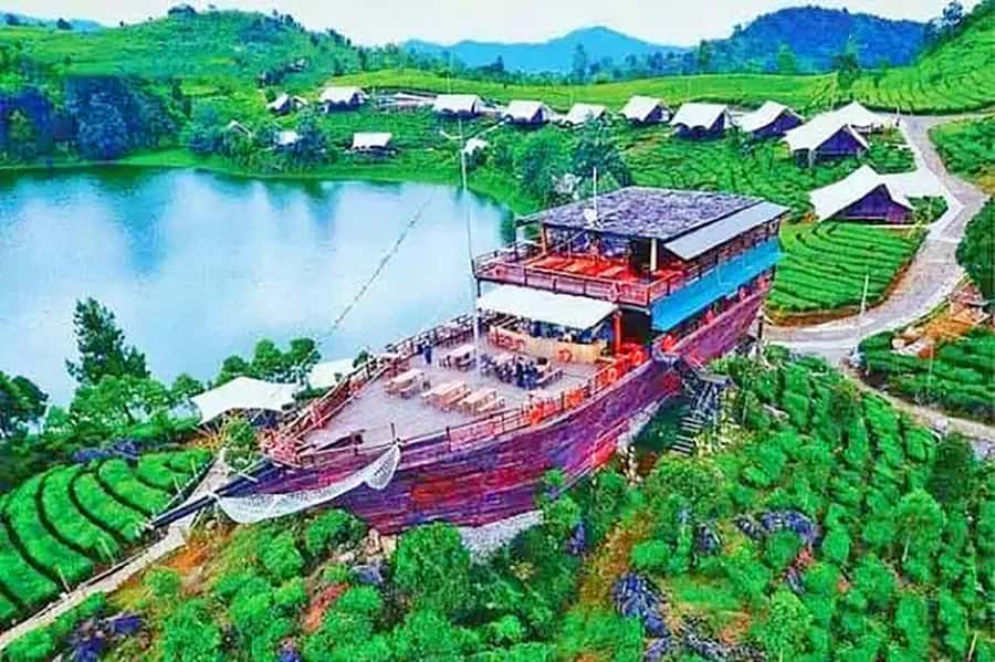 From Jakarta : White Crater , Pinisi Lake , Tea Plantation - Hot springs after the highland sights