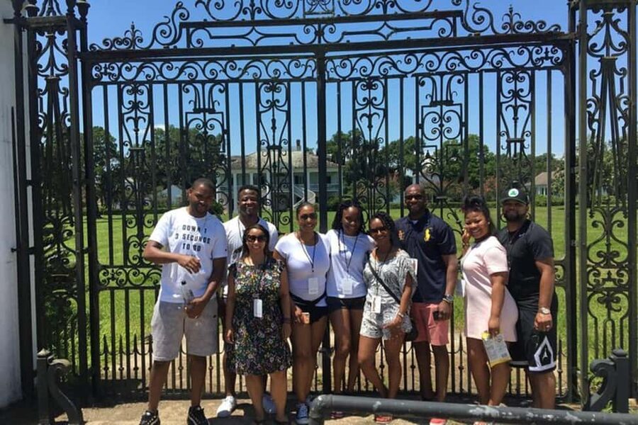 From New Orleans: Oak Alley and Laura Plantation Guided Tour - The 15-minute ride to Laura Plantation