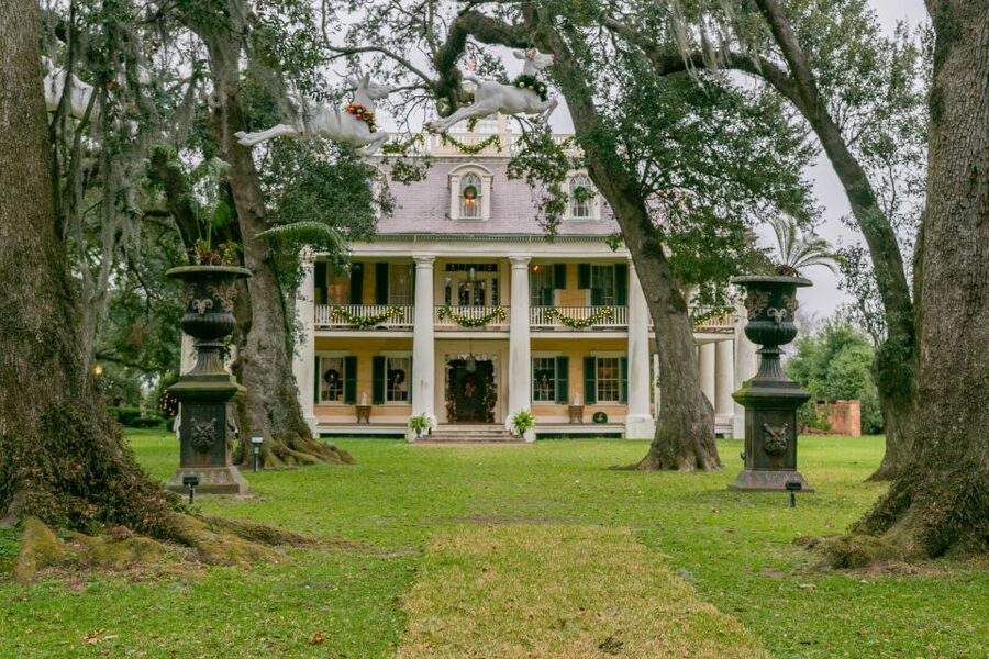 From New Orleans: Swamp Airboat, 2 Plantation Tours & Lunch - Key points at a glance