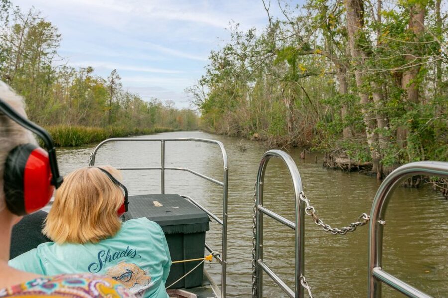 From New Orleans: Swamp Airboat, 2 Plantation Tours & Lunch - Lunch at Houmas House, the Sugar Palace