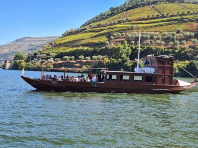 2 Wine Regions, Farm Lunch, and Boat Ride