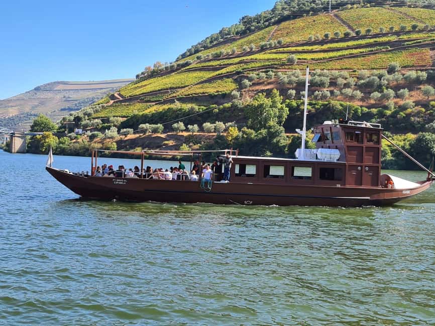 From Porto: 2 Wine Regions, Farm Lunch, and Boat Ride - A coffee stop and the first Douro views