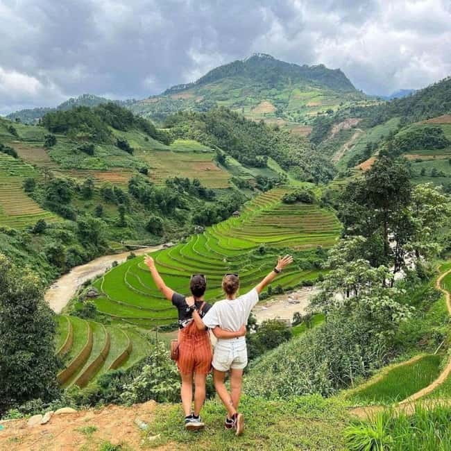 From Sapa : 1 Day Amazing Sapa Trek To Terrace rice field - Starting in Sapa and leaving the town behind