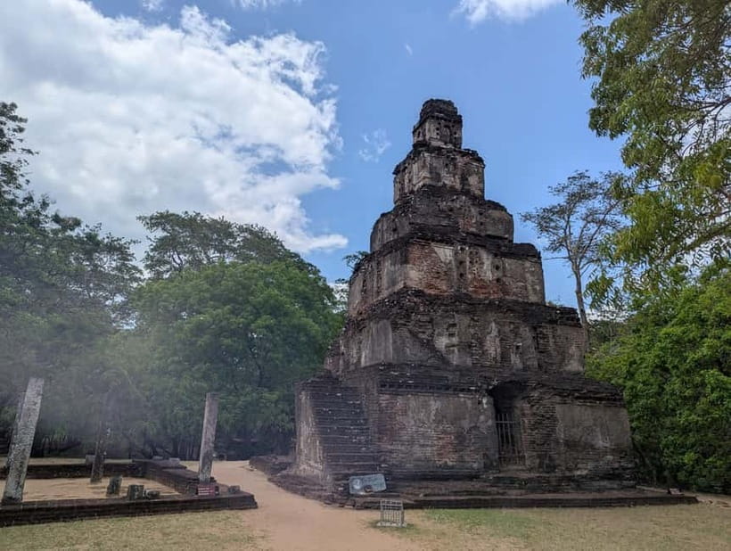 From Sigiriya:Polonnaruwa Day Tour with Farmers lunch - What the $58 price really covers