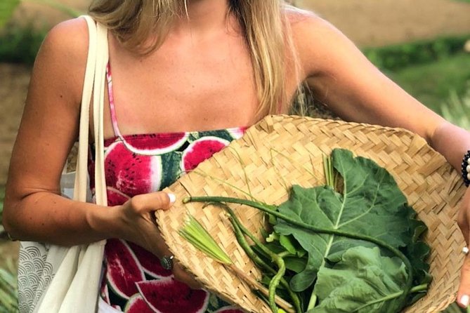 From Ubud: Authentic Bali Farm Cooking School & Organic Farm - The morning market visit in Ubud