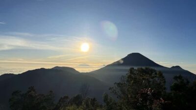 Dieng Tour, Golden Sunrise & Tea Plantation