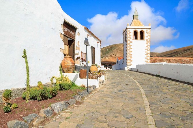 Fuerteventura Villages Caves and Farm Tour with Lunch from South - Key points at a glance