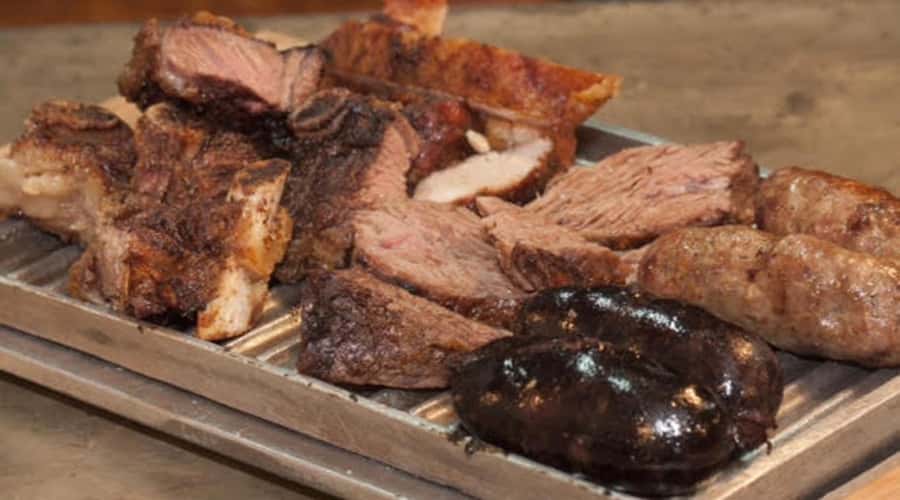 Full-Day at Santa Susana Ranch with BBQ, Drinks and Show - Empanadas and wine at Santa Susana
