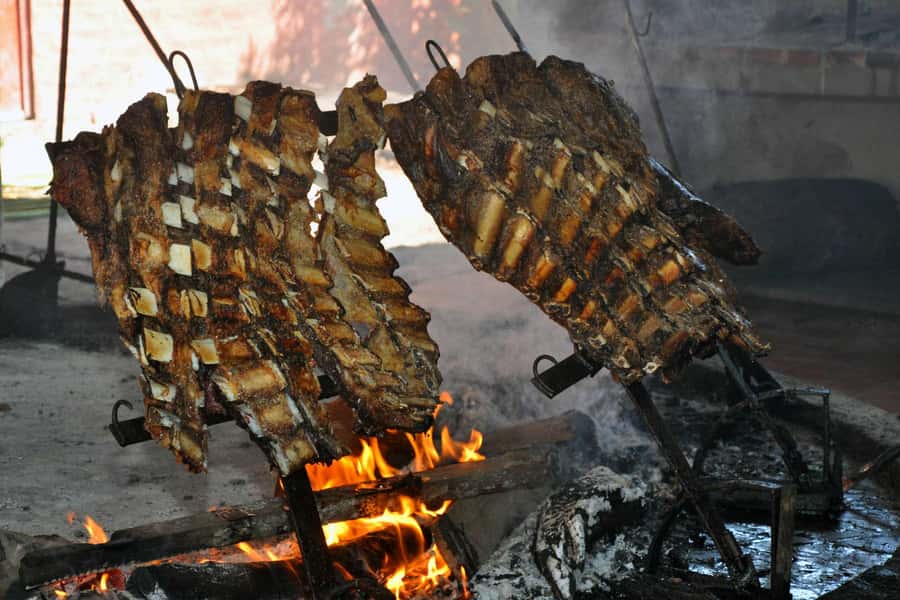 Full-Day at Santa Susana Ranch with BBQ, Drinks and Show - Boleadoras and the skills of the gauchos