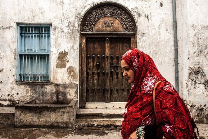 Full-Day Private Stone Town +Spice Farm and Prison Island Tour - Guides can make or break the day