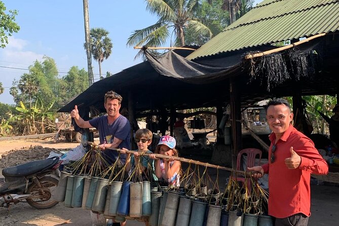Full day Tour, Countryside, Pepper farm & Kep, crab market... - Climbing to Phnom Chhngok’s cave shrine