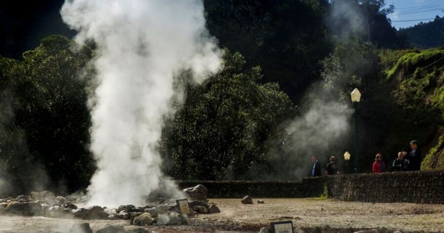 Furnas: Thermal Springs & Tea Plantation Day Tour with Lunch - Caldeiras Vulcânicas and the smell of sulfur
