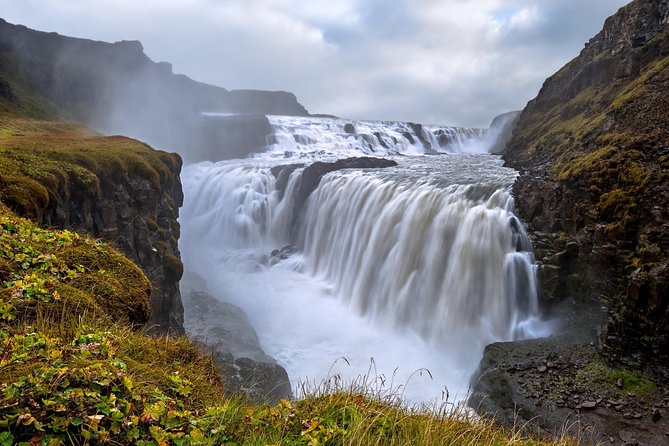 Golden Circle Day Tour in Mini Bus from Reykjavik with Fridheimar Tomato Farm - Gullfoss: the day’s great visual payoff