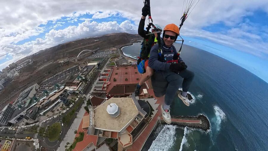 Gran Canaria: Paragliding Flight & Banana Plantation Tour - Getting ready for your first tandem flight