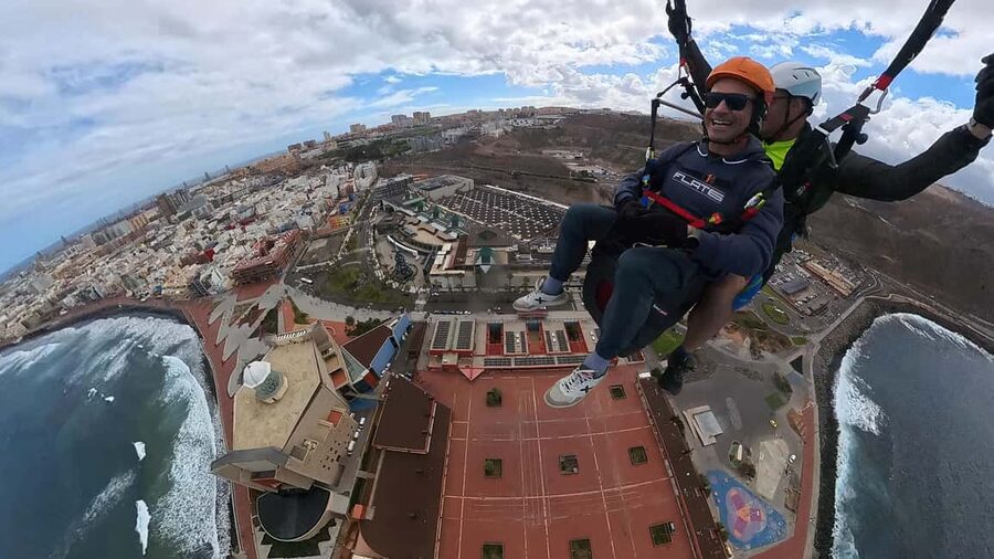 Gran Canaria: Paragliding Flight & Banana Plantation Tour - What you see from 20 to 30 km/h