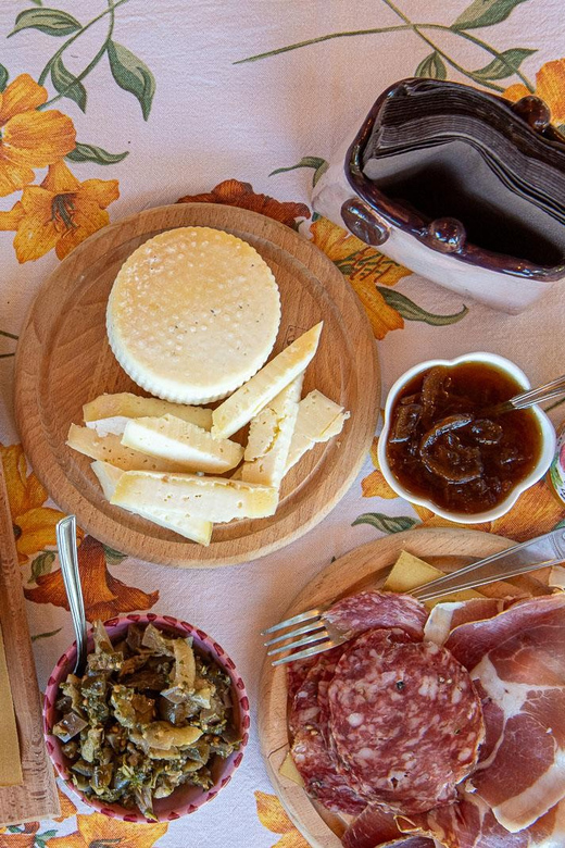 Grosseto: visit the family farm with tasting of local food - Collecting fresh eggs and learning about farm life