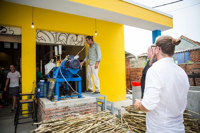Guided tour of Sampan distillery // Agricultural Rum Medalist - A 45-Minute Stop That Fits a Busy Day