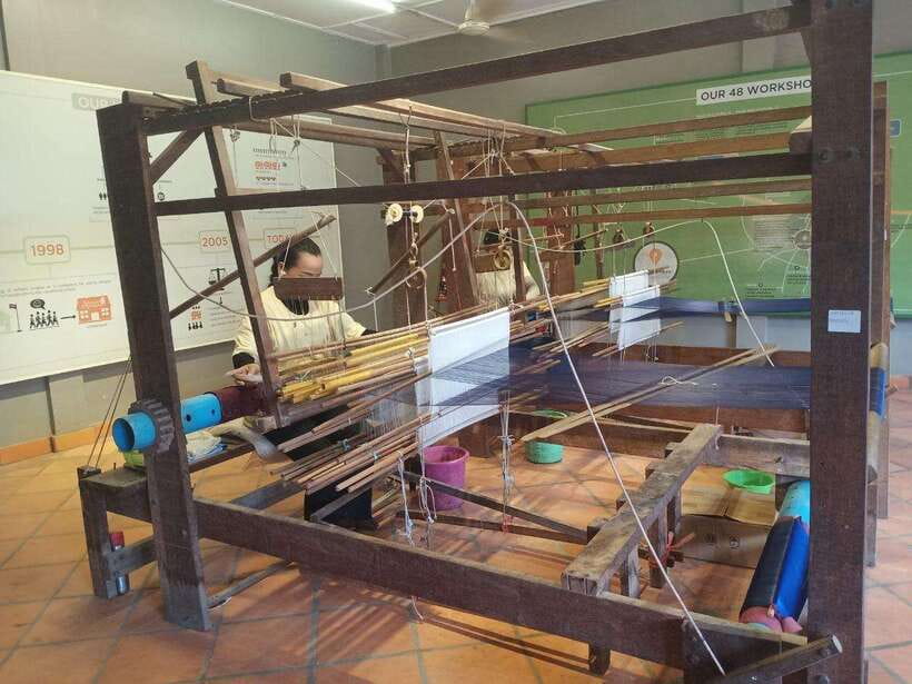 Half Day Trip: Silk Farm, Satcha, and Senteur d'Angkor Tour - Angkor Silk Farm, from mulberry leaves to woven fabric