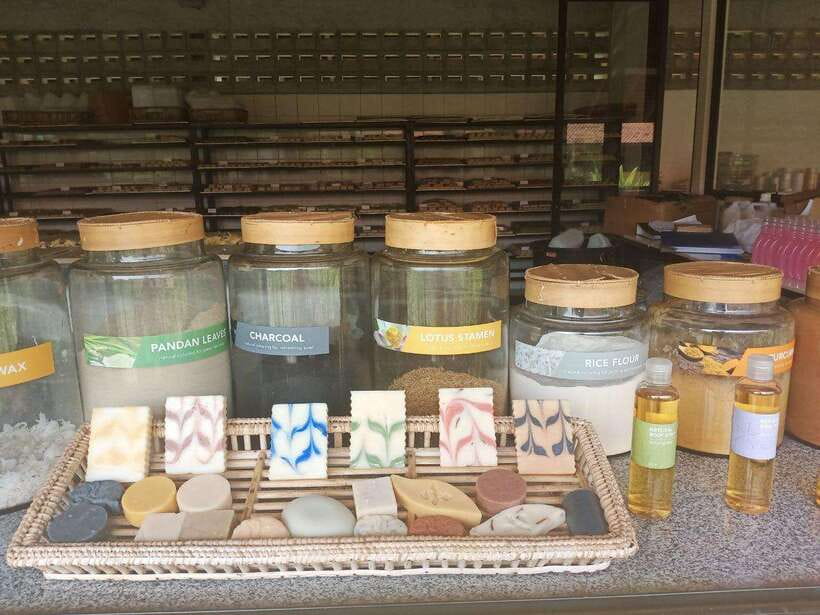Half Day Trip: Silk Farm, Satcha, and Senteur d'Angkor Tour - Senteurs d’Angkor and the appeal of useful souvenirs