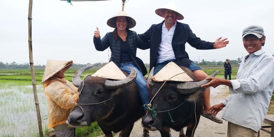 Hoi An: Countryside by Cycling, Buffalo Riding & Do Farming - Getting your feet muddy in the rice field