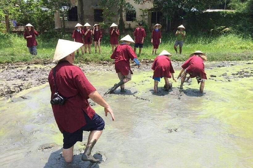 Hoi An Wet Rice Farming Tour-Basket Boat Tour Fishing-Lunch - Into the coconut forest by bamboo coracle