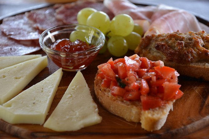 It's Wine Time! 2 wineries & farm-to-table lunch—max 8 pp - Timing, comfort, and practical details