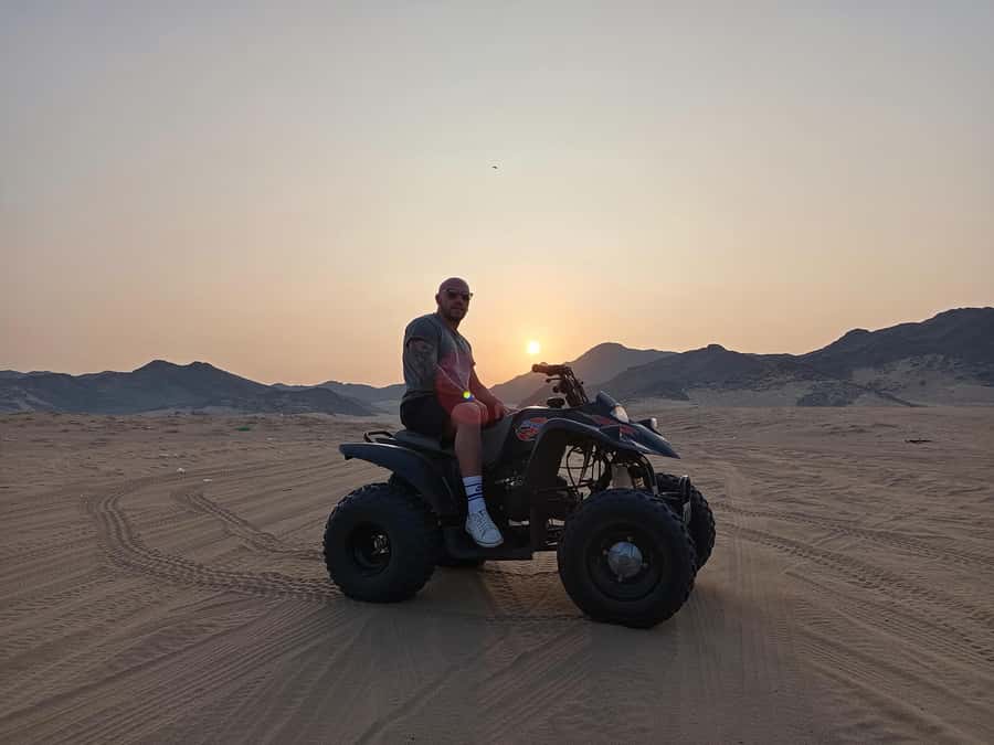 Jeddah Desert Safari: Quad Biking, Camel Farm & Sunset Views - Leaving Jeddah for the golden dunes
