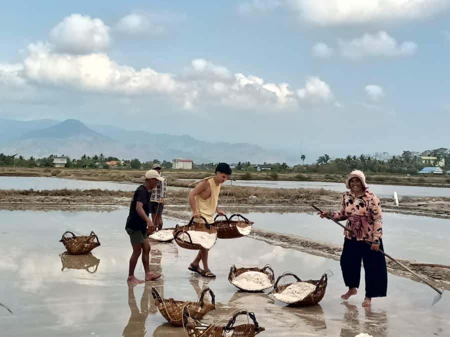 Kampot Countryside include Pepper farm, Salt field & Lake - Brateak Krola and a difficult Cambodian past